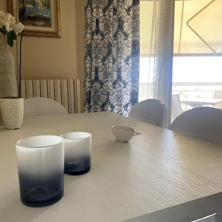 De Home, Comfort E Vista Mare * סנרמו